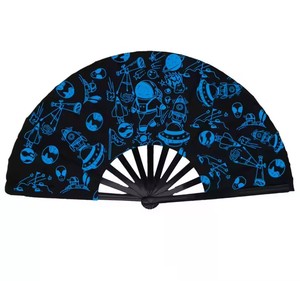 Éventails pliables portables en bambou traditionnels avec logo personnalisé pour femmes, mini-éventails promotionnels en plastique, cadeaux de <span class=keywords><strong>mariage</strong></span> en gros - Product Image 4