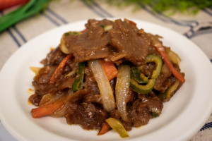 Salsa de soja Bulgogi sostenible a base de plantas, infusión de ajo ahumado, barbacoa icónica coreana, sabor dulce y salado para carne, comida y bebida - Product Image 3