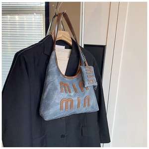 Einzigartige, schöne, modische, wasserdichte Umhängetasche, 2025, neu, lässig, retro, große Kapazität, Damen, einfarbig, vielseitig kombinierbar - Product Image 4