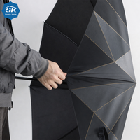Parapluie de golf à motif géométrique, imprimé lignes dorées, avec tige robuste, idéal pour les cadeaux d'entreprise de luxe