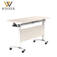 Table de conférence pliante moderne légère en gros avec plateau en bois durable et support à roulettes pour salles de formation professionnelles et écoles