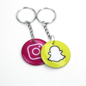 Porte-clés NFC personnalisé en époxy pour partage sur les réseaux sociaux - Product Image 1