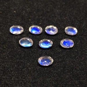 Venta al por mayor IGI certificado 4x6mm Arco Iris Natural piedra lunar calidad AAA plata azul fuego Color calidad fina ovalada piedra preciosa suelta - Product Image 2