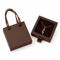 Boîte carrée OEM personnalisable de haute qualité avec doublure en éponge, logo imprimé UV, finition de surface exquise, emballage cadeau artisanal