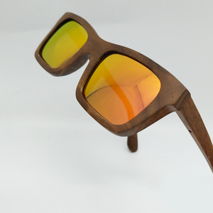 Lunettes de soleil en noyer noir de haute qualité avec logos personnalisés et une variété de couleurs de verres. Autres articles divers - Product Image 4