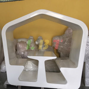 Combinaison table et chaise de réunion en fibre de verre en forme de maison Libit, structure en plastique durable, mobilier - Product Image 1