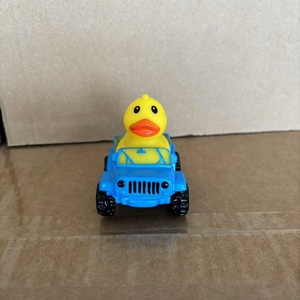 Giocattoli in Gomma a Forma di <span class=keywords><strong>Jeep</strong></span> Personalizzati Chibe, Nuovi Colori, Vendita Diretta dalla Fabbrica, Decorazioni per Auto <span class=keywords><strong>Jeep</strong></span>, <span class=keywords><strong>Giocattolo</strong></span> da Bagno in PVC Morbido e Sicuro da 8CM per Bambini - Product Image 4