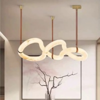 Lustre suspendu en pierre de nuage imitation albâtre de luxe, laiton brossé doré, LED chaude, pour villa, salle à manger, hôtel, projet sur mesure