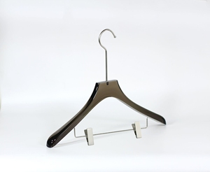 Cintre en acrylique robuste à épaules larges, antidérapant, haute capacité de charge, pour adultes (hommes et femmes) - Product Image 6