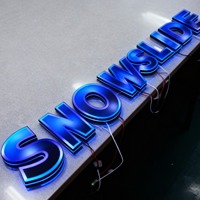 Enseigne LED RGB à effets programmables, enseigne lumineuse défilante, lettres en relief 3D pour centre commercial, magasin de détail, bâtiment