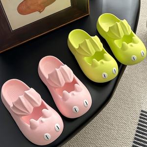 Chaussures décontractées respirantes et écologiques - Édition printemps. Semelle en matériau VPC. Doublure artificiellement douce. Chaussons durables - Product Image 4