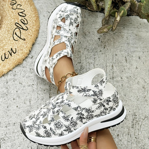 Summer Fashionable Japanese Style Sports Women Flat <b>Sandals</b> with PU Upper Rubber Sole Strap Closure and Buckle Decoration - Product Image 3