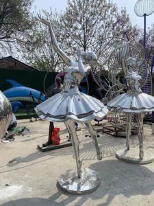 Estatua de jardín de área pública urbana, estatua de Arte de Metal para exteriores, juego de esculturas de bailarina de acero inoxidable para plazas culturales de parque - Product Image 3
