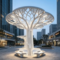 Sculpture d'arbre géante moderne en acier inoxydable blanc personnalisée avec sièges et éclairage LED pour place publique extérieure de centre commercial