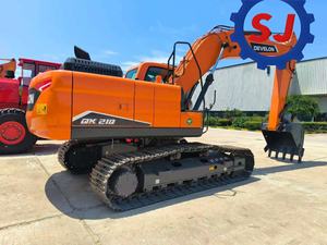 Excavatrice sur chenilles d'occasion de taille moyenne DEVELON DX210 disponible à la vente à bas prix, offrant une bonne valeur pour l'argent. - Product Image 3