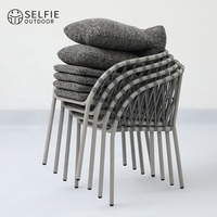 Ensemble de salle à manger extérieur moderne en teck, table transformable extensible, 10 chaises, appartement, villa, cour, hôtel, terrasse, marque Selfie