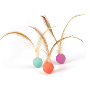 Jouet interactif pour chat : balle rebondissante en plumes, vert menthe, rose vif, orange, à actionnement manuel, anti-ennui, jouet pour animaux de compagnie - Product Image 1