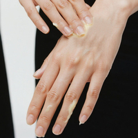 Crème et baume pour cuticules à base de plantes 30g - Huile réparatrice hydratante, fortifiant pour les ongles avec logo personnalisé pour le traitement des ongles