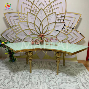 <span class=keywords><strong>Tavolo</strong></span> <span class=keywords><strong>da</strong></span> <span class=keywords><strong>Pranzo</strong></span> <span class=keywords><strong>Rotondo</strong></span> di Lusso per Hotel e Matrimoni, Piano <span class=keywords><strong>in</strong></span> <span class=keywords><strong>Vetro</strong></span>, Base <span class=keywords><strong>in</strong></span> Acciaio Inox Dorato per Eventi e Feste - Product Image 6