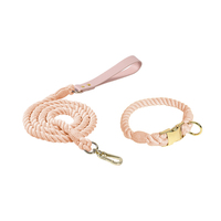 Loudik vente en gros stocké personnalisé poignée en cuir de luxe laisse pour animaux de compagnie fait à la main tressé coton corde grand chien laisse et collier ensemble