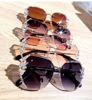 Nouvelles Lunettes de Soleil Sans Monture pour Femmes, Ornées de Diamants, Style Coréen Tendance, Protection UV400, Grande Taille, Meilleure Vente Transfrontalière 2025
