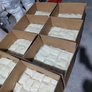 Vente en gros usine Cire de soja en flocons 300g, faite à la main, 52 degrés, matière première pour bougies, matériaux pour bougies DIY - Product Image 4