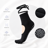 Chaussettes de Pilates et de ballet antidérapantes pour femmes, à bout ouvert, avec sangles en ruban, pour la danse, le fitness et l'entraînement de barre