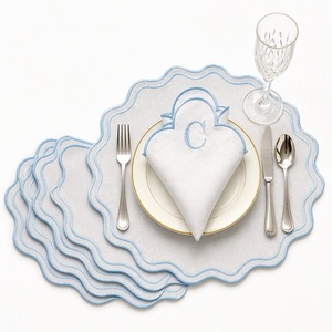Napperons et serviettes en lin 100 % pur, brodés main, avec logo, en coton biologique, pour mariages – Vente en gros de luxe français - Product Image 1