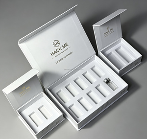 Boîte cadeau rigide à fermeture magnétique avec logo personnalisé, insert en EVA multi-grilles, taille personnalisée, boîte rigide combinée avec des flacons de 3 ml et 10 ml - Product Image 1