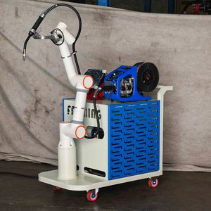Vente en gros de bras robotisé industriel à 6 axes, bras de soudage MIG mécanique, machine de soudage robotisée automatique similaire à Fanuc - Product Image 1