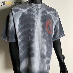 เสื้อยืดโอเวอร์ไซส์ OEM ผ้าฝ้าย 100% ซักแล้ว พิมพ์ลายกราฟิกทั่วตัว คอกลม พิมพ์ดิจิทัล โลโก้สั่งทำ เทคนิค DTG - Product Image 1