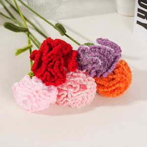 Handmade Crochet <span class=keywords><strong>Rose</strong></span> Bouquet cẩm chướng vĩnh cửu Hoa nhân tạo dệt kim dệt & vải thủ công mỹ nghệ cho ngày Valentine - Product Image 1