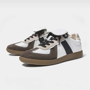 Baskets décontractées de créateur pour hommes, respirantes, style Derby vintage, chaussures de marche, mocassins plats en caoutchouc tendance, logo personnalisé - Product Image 1