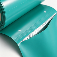 Sacs d'expédition écologiques en polyéthylène pré-perforés pour machine d'emballage automatique, idéaux pour l'expédition de vêtements
