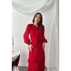 Conjunto de 2 Piezas para Mujer, Shorts y Top de Chifón Rojo con Volantes, Diseño Moderno al por Mayor - Product Image 3