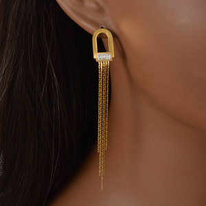 Pendientes de Moda para Mujer, Diseño Minimalista Geométrico con Cierre de Zirconia, Chapado en Oro de 18K, Acero Inoxidable, con Borla, Venta al Por Mayor - Product Image 3