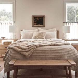 Muebles de Dormitorio de Alta Calidad al por Mayor, Cama de Madera Sólida, Gruesa y Pesada, Estable y Cómoda, Tamaño Queen y King - Product Image 3