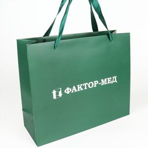 ถุงกระดาษเคลือบหรูหรา ทนทาน เป็นมิตรกับสิ่งแวดล้อม ใช้ซ้ำได้ พร้อมหูหิ้วริบบิ้นพิมพ์โลโก้ตามสั่ง สำหรับบรรจุภัณฑ์เทียน - Product Image 5