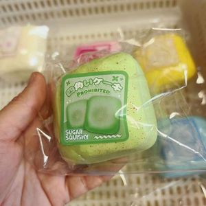 ของเล่นบีบสควิชชี่รูปเค้กฮาวาย 7 ซม. เนื้อนุ่มพิเศษ บีบแล้วคืนตัวช้า สำหรับเด็กและผู้ใหญ่ บรรเทาความเครียด ของขวัญ ขายส่ง - Product Image 2