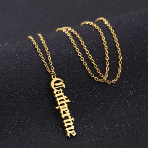 Collana con Ciondolo Zodiacale dal Design Semplice in Acciaio Inossidabile Placcato Oro 18K con Catena a Maglie Regalo per Donna Collana Personalizzabile - Product Image 2