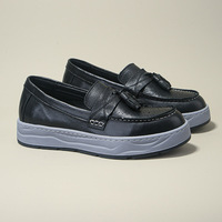 Lefu Chaussures en cuir de vache pur haut de gamme pour hommes Couche supérieure Semelle souple avec bout carré en cuir verni respirant Design léger