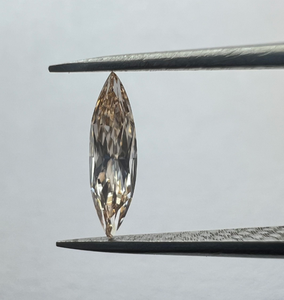 พลอยมาร์คีส์ทรงเหลี่ยมเจียระไนคุณภาพสูง ผลิตในห้องปฏิบัติการ สีแฟนซีสวยงาม ยั่งยืน โปร่งใส สำหรับแหวนหมั้น สามารถปรับแต่งได้ - Product Image 3