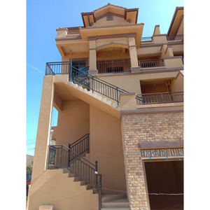 Balustrade moderne en alliage d'<span class=keywords><strong>aluminium</strong></span> sur mesure, montée au sol, pour escalier, <span class=keywords><strong>balcon</strong></span>, garde-corps en verre, résistant à l'eau et à la rouille, pour hôtel - Product Image 5
