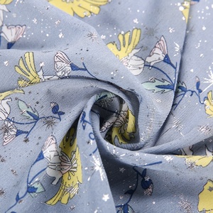 Nouveau design 100% polyester crêpe argenté fleur <span class=keywords><strong>en</strong></span> mousseline de soie imprimé <span class=keywords><strong>tissu</strong></span> pour robe - Product Image 3