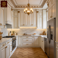 Set Kabinet Dapur Mewah Kayu Solid Putih Berkualitas Tinggi dengan Pulau Dapur & Lis Emas, Unit Modular Lengkap