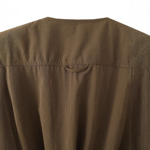 <span class=keywords><strong>Chaleco</strong></span> Utilitario Personalizado para <span class=keywords><strong>Mujer</strong></span>, sin Mangas, Cuello Redondo, con Detalle de Cremallera y Hombros Acolchados, Fabricante de Ropa OEM en China - Product Image 5
