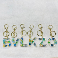 Porte-clés en résine époxy DIY avec 26 lettres anglaises, motif fleur rose rouge et feuille d'or, breloque pour sac, accessoires alphabet DIY