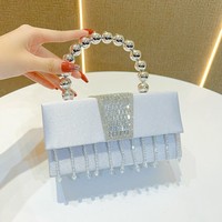 Nouvelle Pochette de Soirée Tendance en Soie avec Strass, Paillettes, Perles et Pompon, Mini Carrée, Portée Épaule ou Croisée