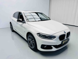 Acceptons les commandes personnalisées – BMW Série 1 118i Sport 2018 d'<span class=keywords><strong>occasion</strong></span> à prix abordable avec sièges en cuir, caméra de recul, faible consommation de carburant, équipement premium - Product Image 3