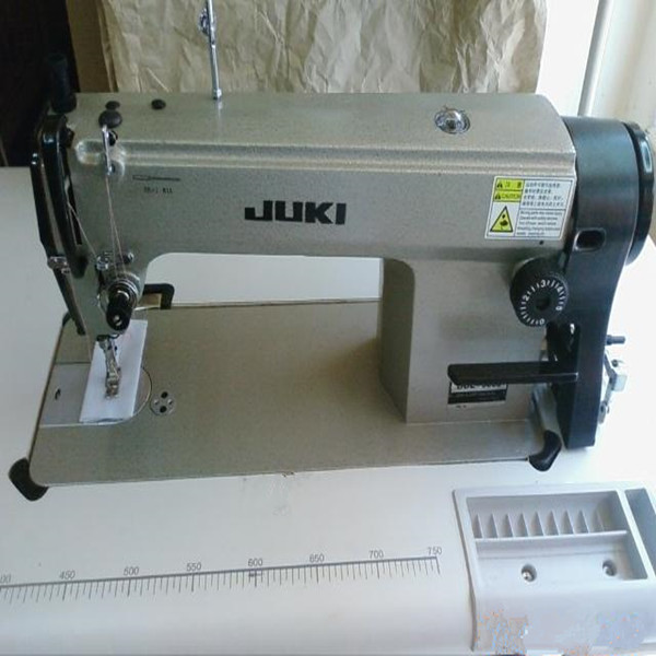 Original Good Condition Juki-5550 Lockstitch Industrial Sewing Machine with Motor 650 Sti/min 11mm Thickness